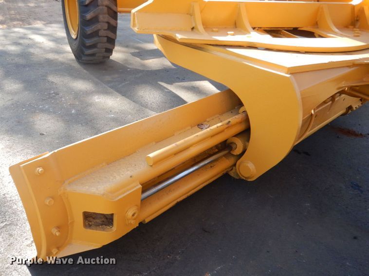 image for item DO1608 John Deere 770A  motor grader