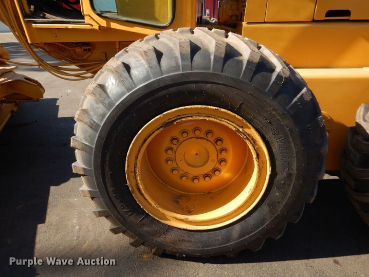 image for item DO1608 John Deere 770A  motor grader