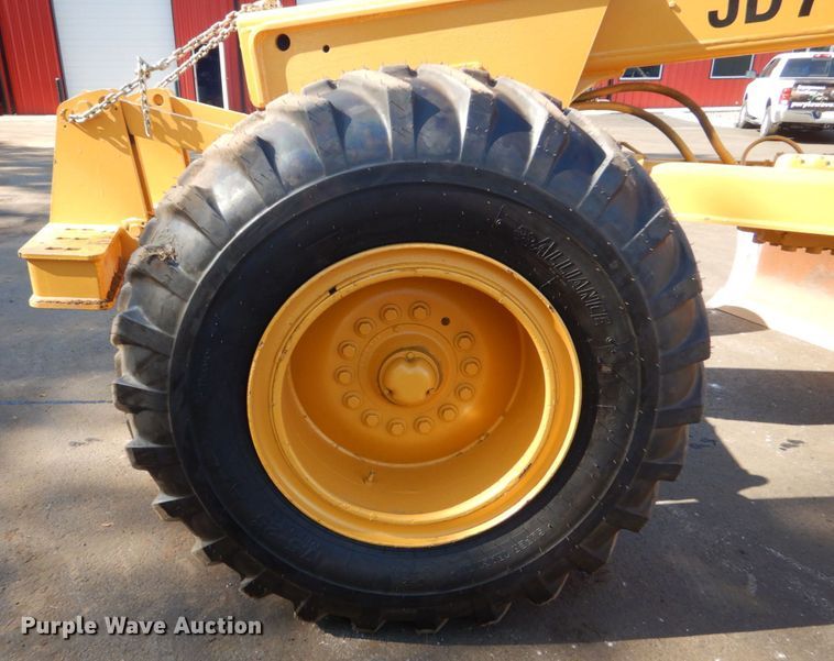 image for item DO1608 John Deere 770A  motor grader