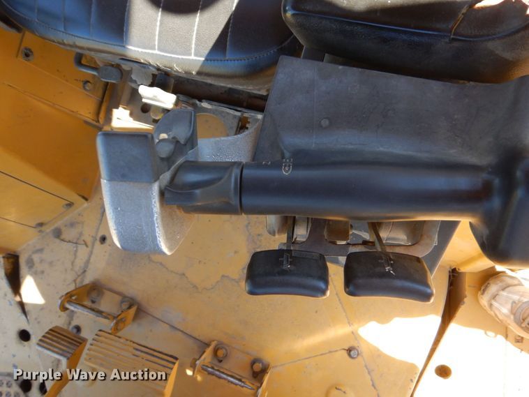 image for item DO1614 1999 Caterpillar D6R  dozer