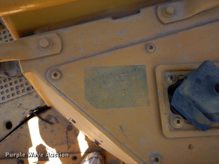 image for item DO1614 1999 Caterpillar D6R  dozer