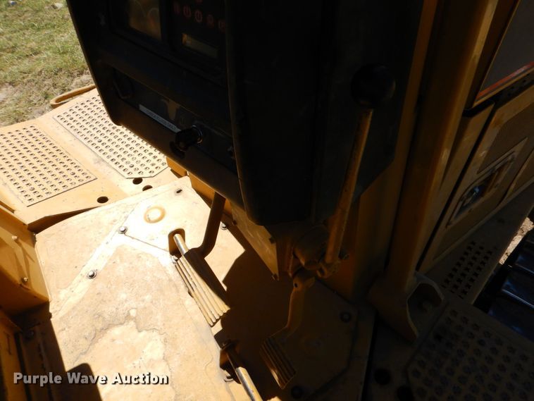 image for item DO1614 1999 Caterpillar D6R  dozer