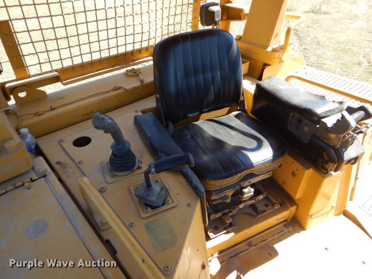 image for item DO1614 1999 Caterpillar D6R  dozer