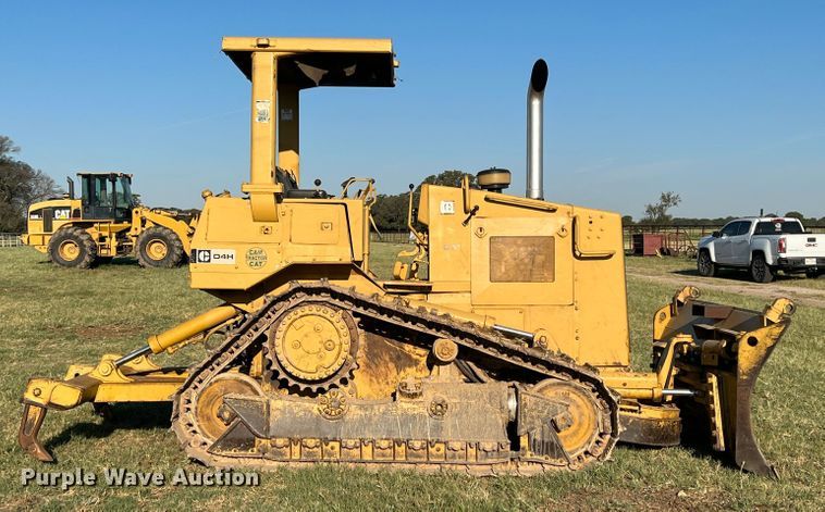 image for item DO8769 1989 Caterpillar D4H  dozer