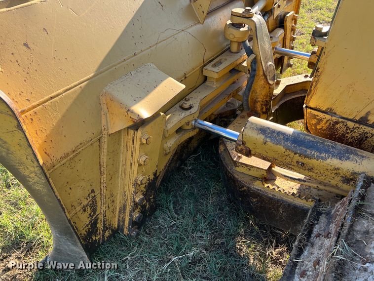 image for item DO8769 1989 Caterpillar D4H  dozer