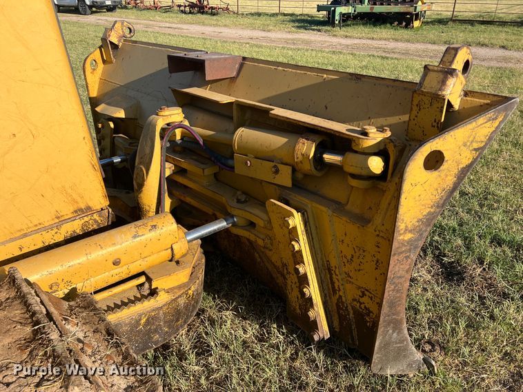 image for item DO8769 1989 Caterpillar D4H  dozer
