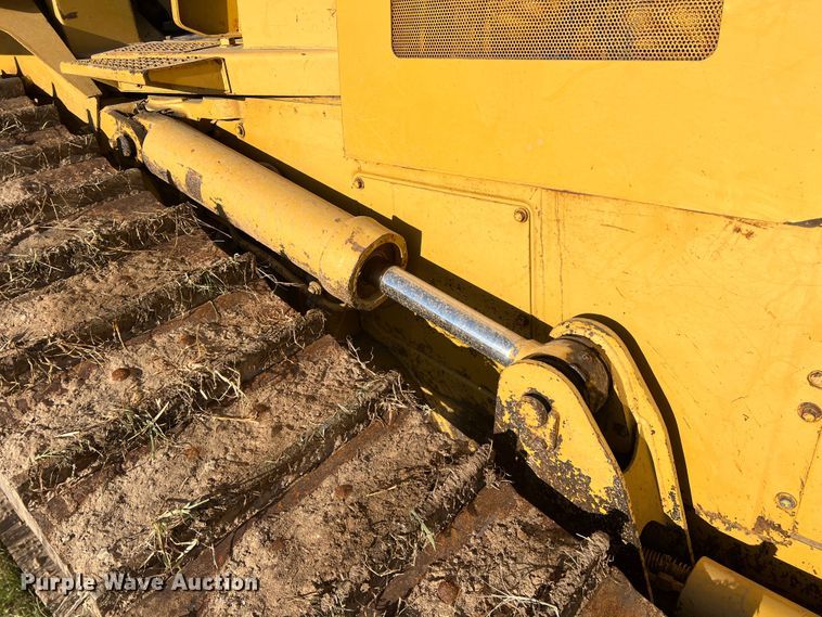 image for item DO8769 1989 Caterpillar D4H  dozer