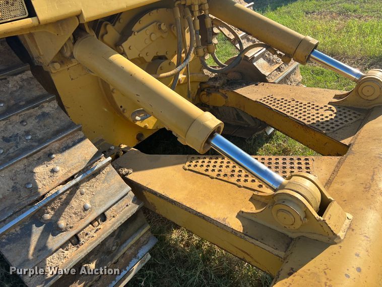 image for item DO8769 1989 Caterpillar D4H  dozer