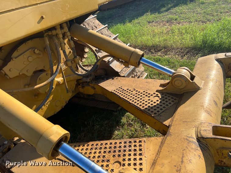 image for item DO8769 1989 Caterpillar D4H  dozer