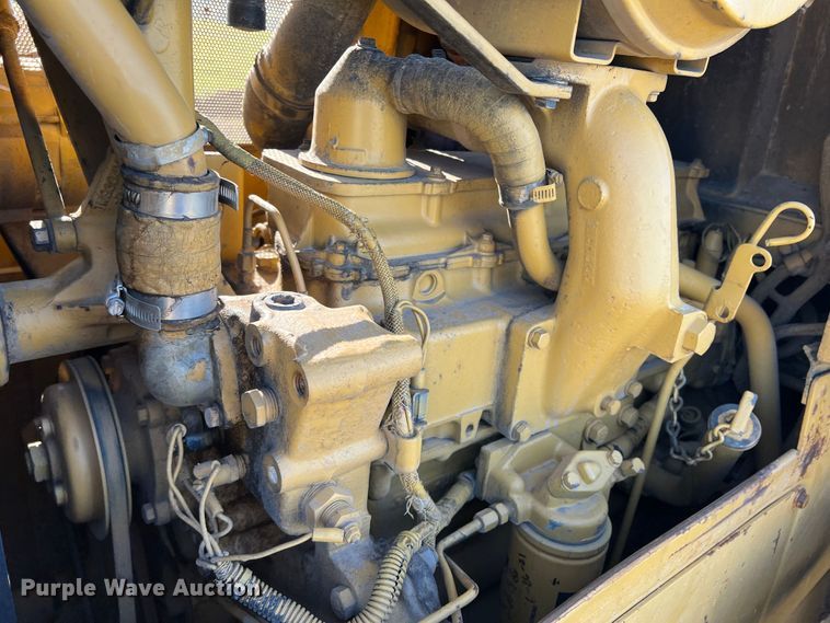 image for item DO8769 1989 Caterpillar D4H  dozer