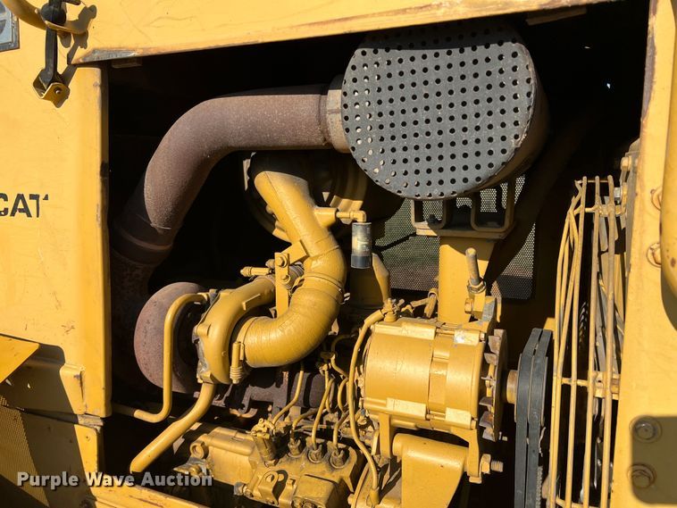 image for item DO8769 1989 Caterpillar D4H  dozer