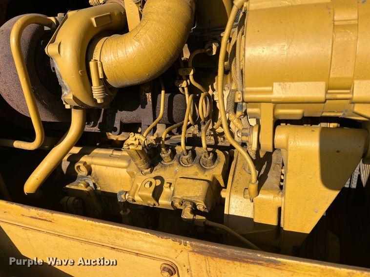 image for item DO8769 1989 Caterpillar D4H  dozer