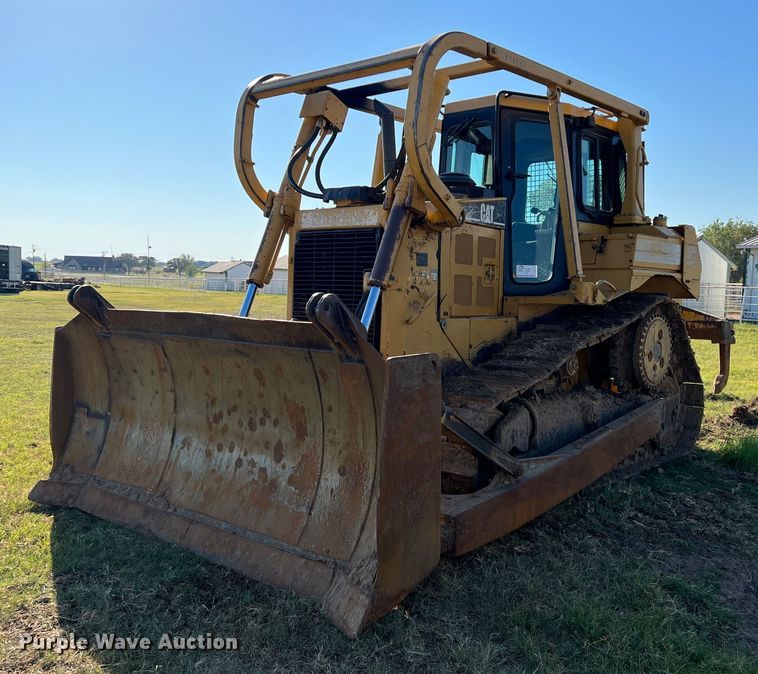 image for item DO8770 2004 Caterpillar D6R XL Series II  dozer