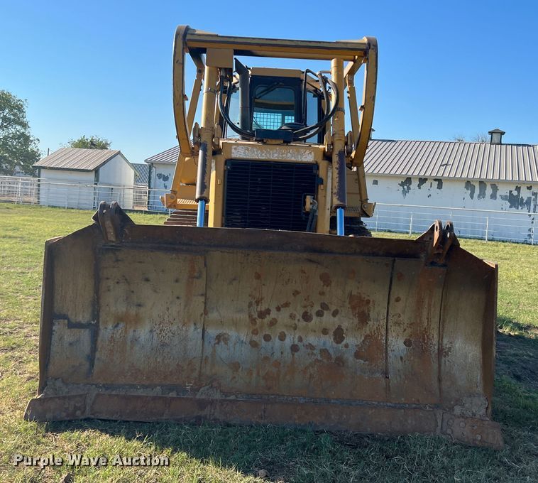 image for item DO8770 2004 Caterpillar D6R XL Series II  dozer