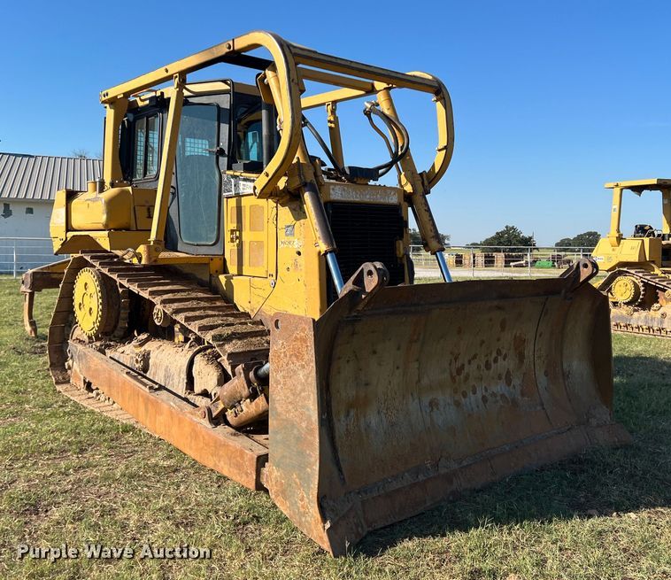 image for item DO8770 2004 Caterpillar D6R XL Series II  dozer