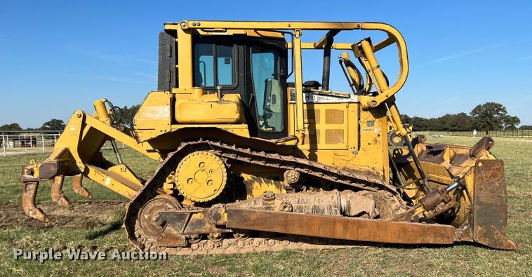 image for item DO8770 2004 Caterpillar D6R XL Series II  dozer