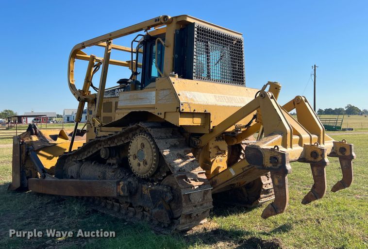 image for item DO8770 2004 Caterpillar D6R XL Series II  dozer