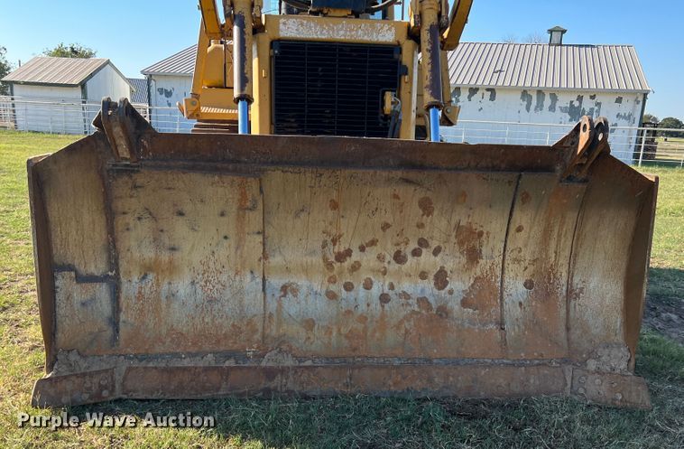 image for item DO8770 2004 Caterpillar D6R XL Series II  dozer