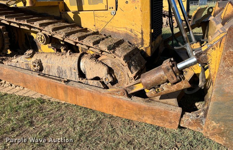 image for item DO8770 2004 Caterpillar D6R XL Series II  dozer