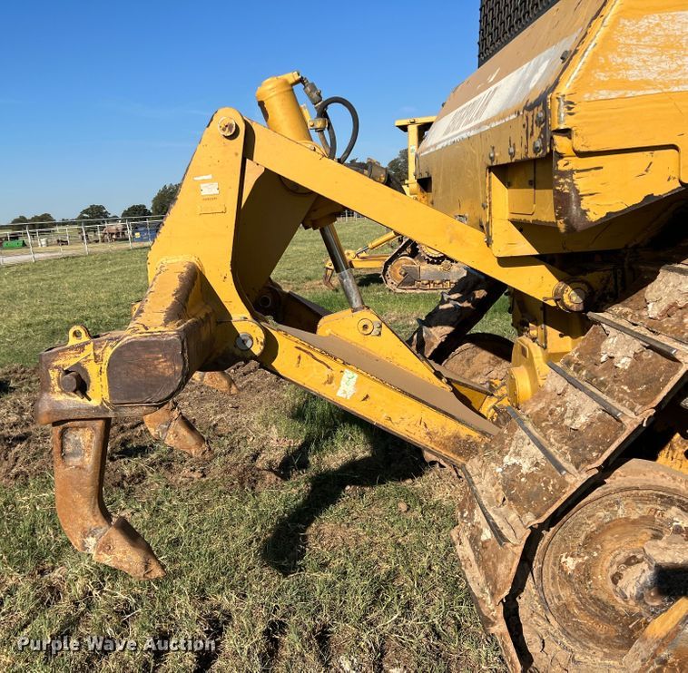 image for item DO8770 2004 Caterpillar D6R XL Series II  dozer