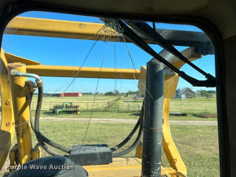 image for item DO8770 2004 Caterpillar D6R XL Series II  dozer