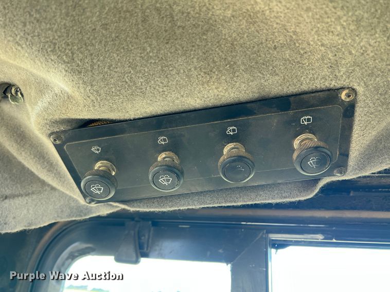 image for item DO8770 2004 Caterpillar D6R XL Series II  dozer