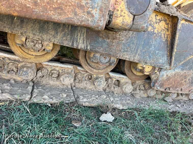 image for item DO8770 2004 Caterpillar D6R XL Series II  dozer