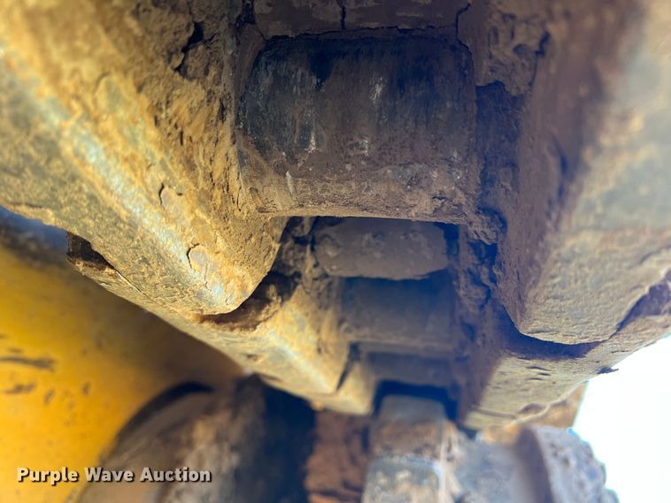 image for item DO8770 2004 Caterpillar D6R XL Series II  dozer