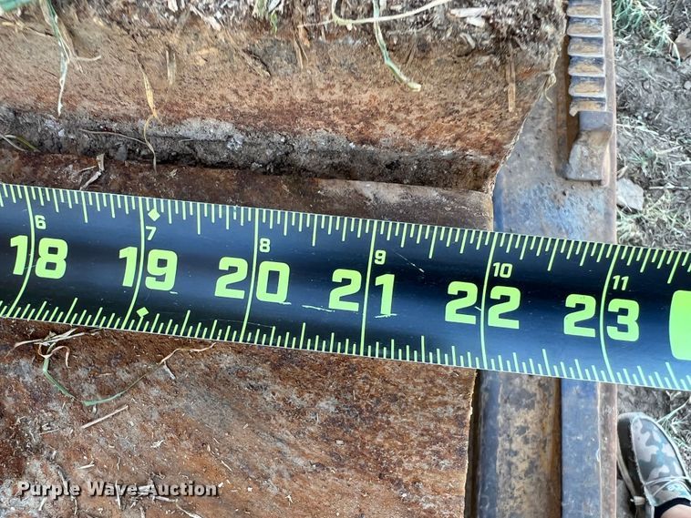 image for item DO8770 2004 Caterpillar D6R XL Series II  dozer