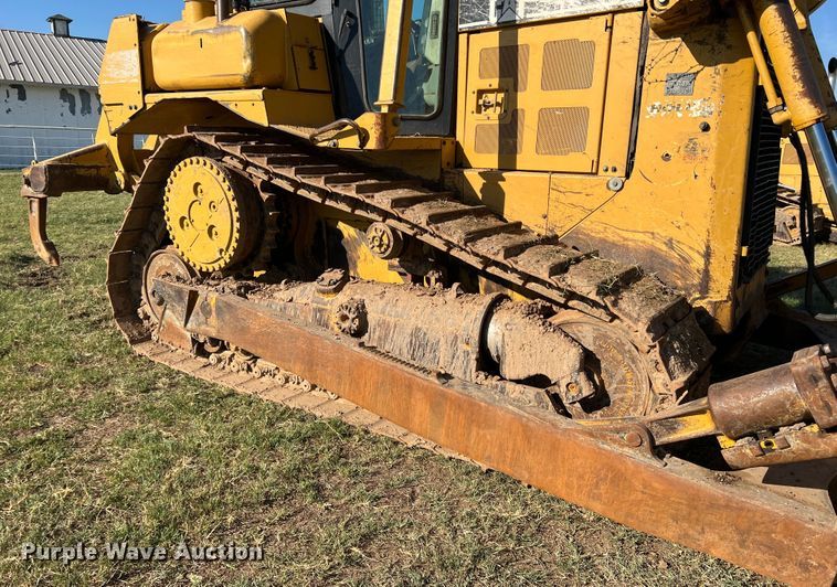 image for item DO8770 2004 Caterpillar D6R XL Series II  dozer