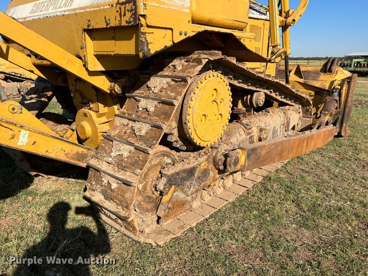 image for item DO8770 2004 Caterpillar D6R XL Series II  dozer