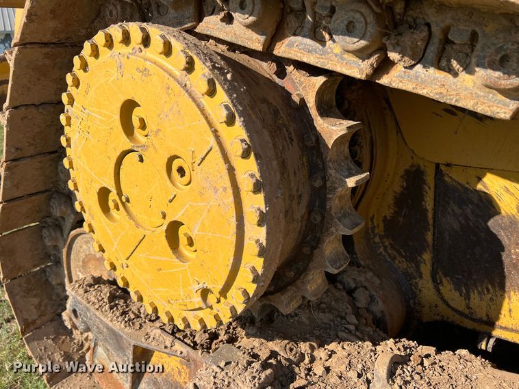 image for item DO8770 2004 Caterpillar D6R XL Series II  dozer