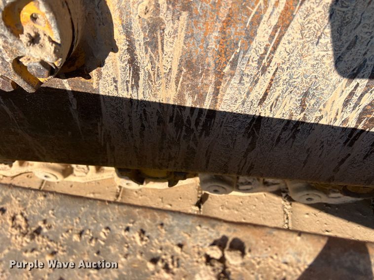 image for item DO8770 2004 Caterpillar D6R XL Series II  dozer