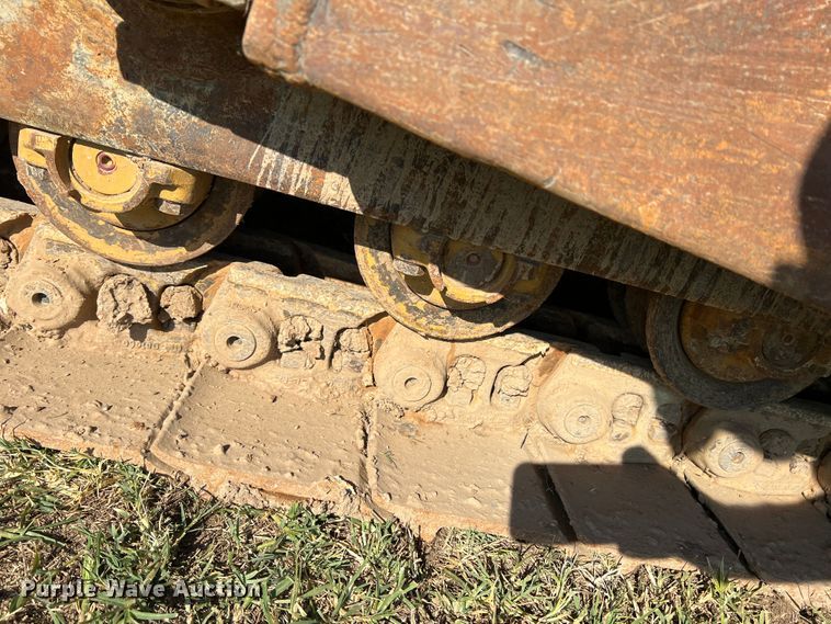 image for item DO8770 2004 Caterpillar D6R XL Series II  dozer