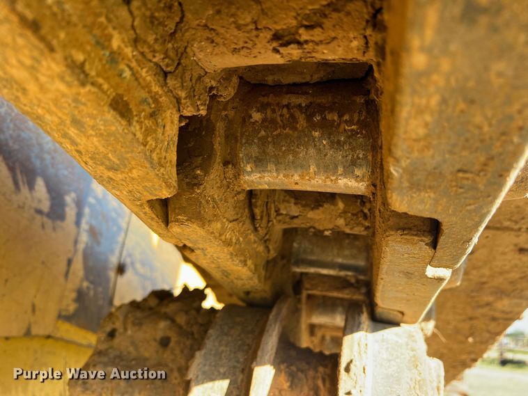 image for item DO8770 2004 Caterpillar D6R XL Series II  dozer