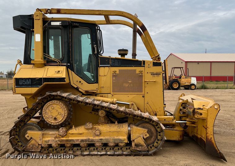 image for item DO8777 1997 Caterpillar D5M XL  dozer