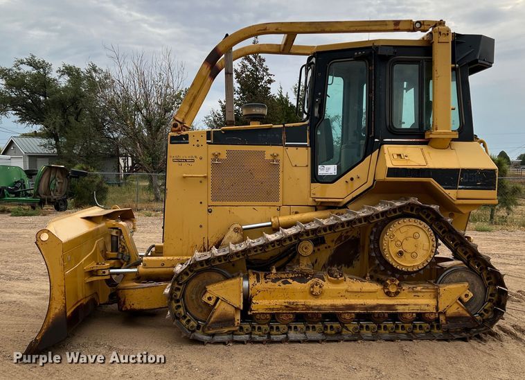 image for item DO8777 1997 Caterpillar D5M XL  dozer