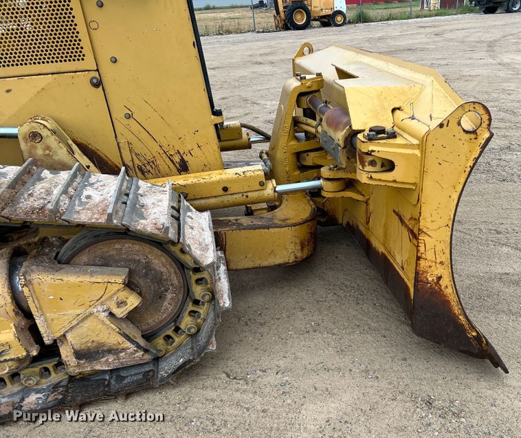 image for item DO8777 1997 Caterpillar D5M XL  dozer