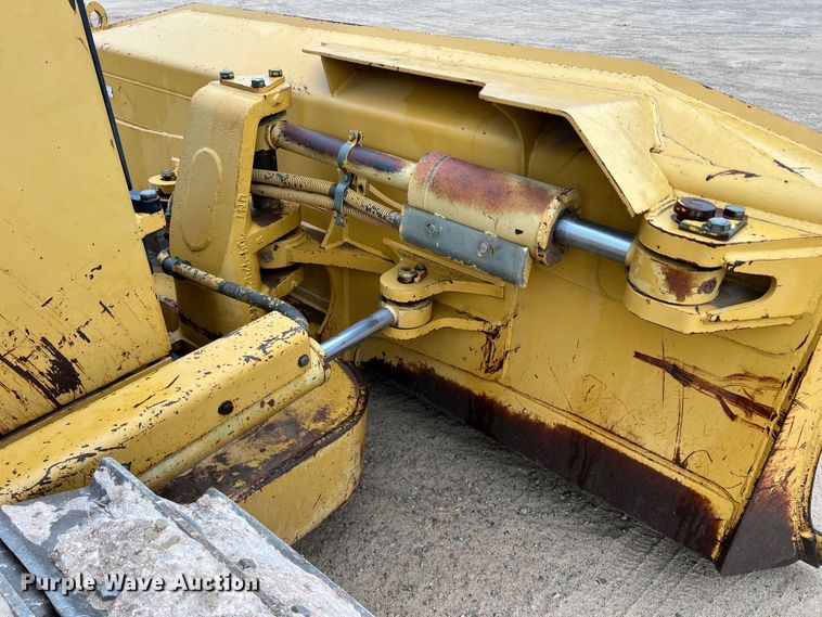 image for item DO8777 1997 Caterpillar D5M XL  dozer