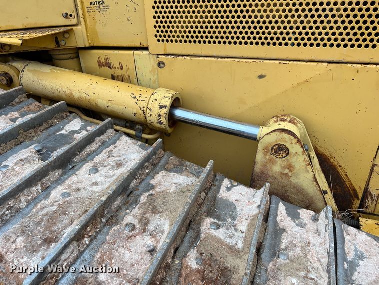 image for item DO8777 1997 Caterpillar D5M XL  dozer