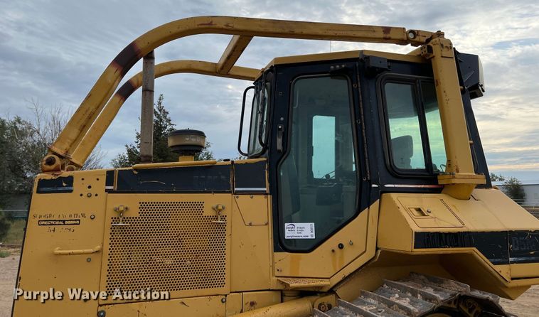 image for item DO8777 1997 Caterpillar D5M XL  dozer