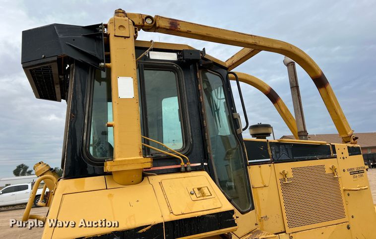 image for item DO8777 1997 Caterpillar D5M XL  dozer