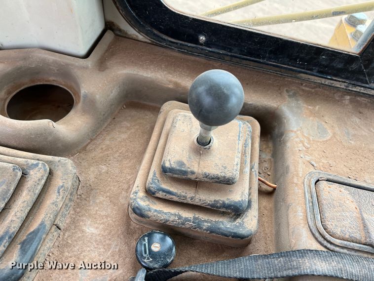 image for item DO8777 1997 Caterpillar D5M XL  dozer