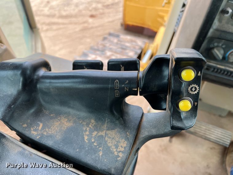 image for item DO8777 1997 Caterpillar D5M XL  dozer