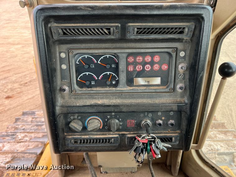 image for item DO8777 1997 Caterpillar D5M XL  dozer