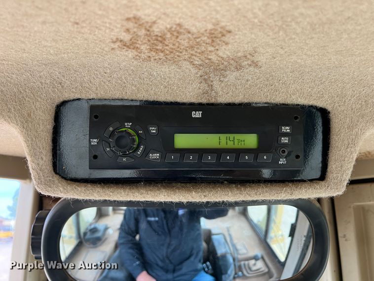 image for item DO8777 1997 Caterpillar D5M XL  dozer