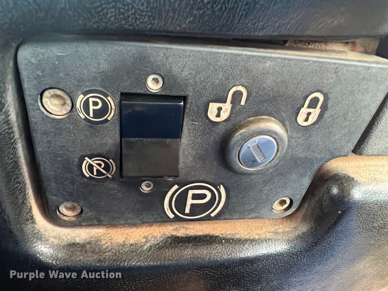 image for item DO8777 1997 Caterpillar D5M XL  dozer