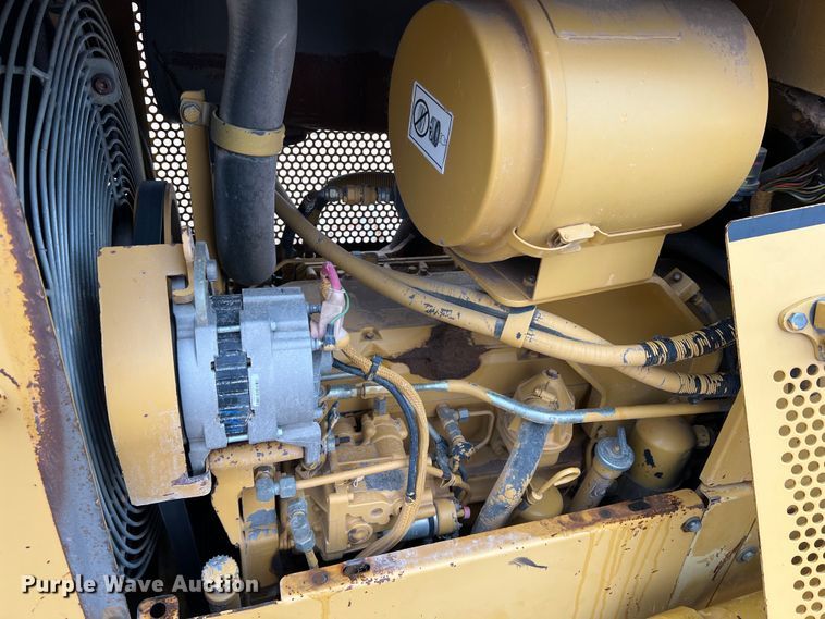 image for item DO8777 1997 Caterpillar D5M XL  dozer