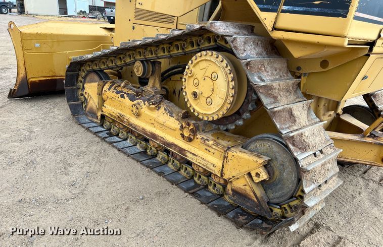 image for item DO8777 1997 Caterpillar D5M XL  dozer