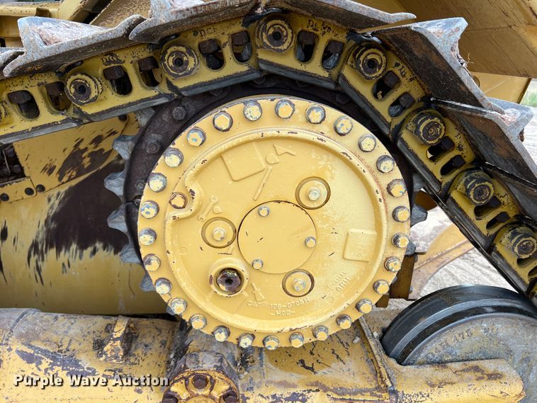 image for item DO8777 1997 Caterpillar D5M XL  dozer